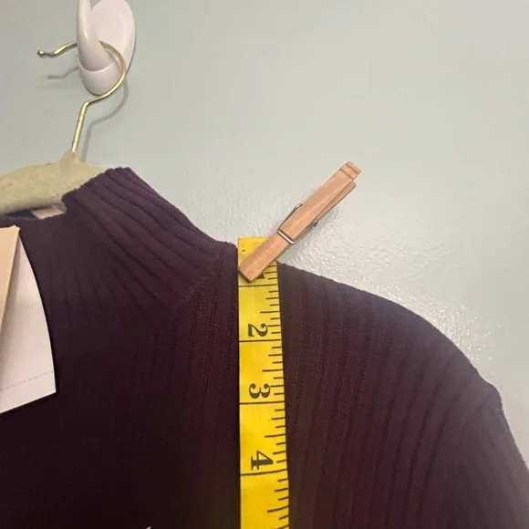 Elie Tahari sweater - Picture 15 of 15